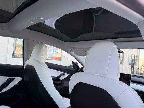 Used 2019 Tesla Model 3 Standard Range Plus image 22
