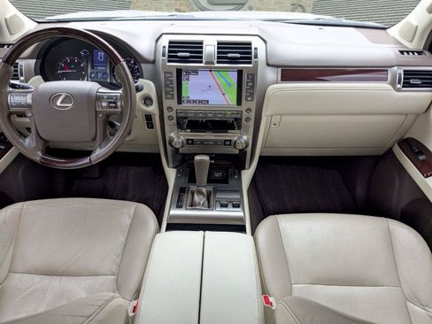 Used 2016 Lexus GX 460 w/ Premium Package AWD/4WD image 22