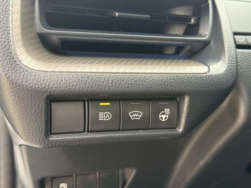 Used 2024 Toyota Prius XLE FWD image 25