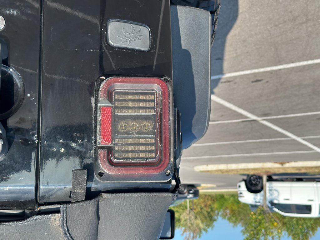 Used 2018 Jeep Wrangler Sport w/ Connectivity Group AWD/4WD image 36