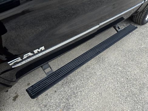 Certified 2023 RAM 1500 Limited RWD image 15