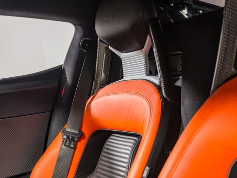 Used 2021 Ford GT image 33