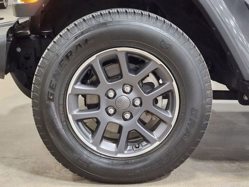 Used 2021 Jeep Gladiator Overland image 28