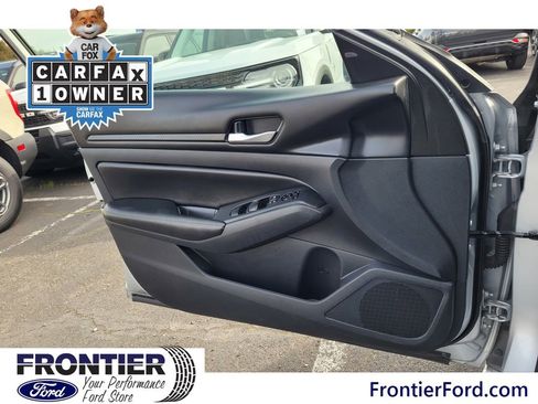 Used 2024 Nissan Altima 2.5 SV image 14