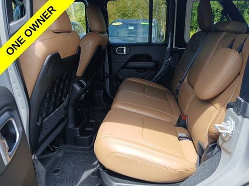 Used 2022 Jeep Wrangler Unlimited Rubicon 4xe w/ Cold Weather Group AWD/4WD image 11
