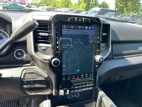 Used 2022 RAM 2500 Big Horn w/ Level C Equiment Group AWD/4WD image 10