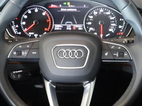 Used 2023 Audi Q5 2.0T Premium w/ Convenience Package image 16