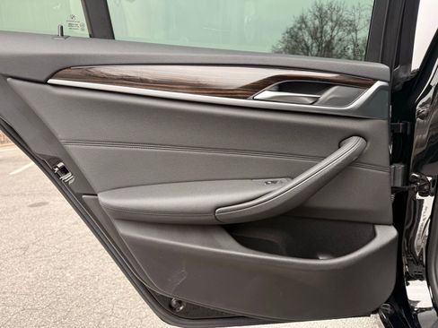 Used 2019 BMW 530i xDrive image 28