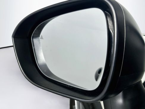 Used 2023 Nissan Rogue S FWD image 16