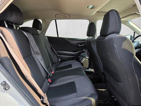 Used 2022 Subaru Outback Premium AWD/4WD image 12