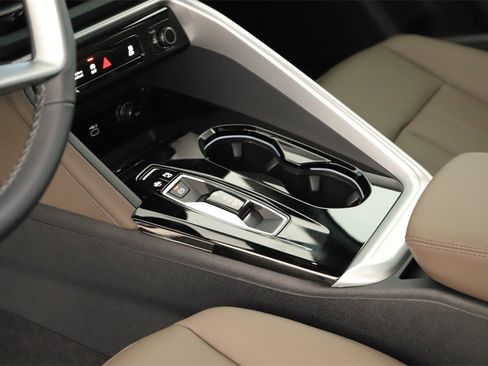 New 2025 Audi Q5 Premium image 17