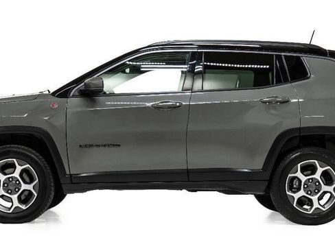 Used 2022 Jeep Compass Trailhawk w/ Trailhawk Convenience Group AWD/4WD image 6