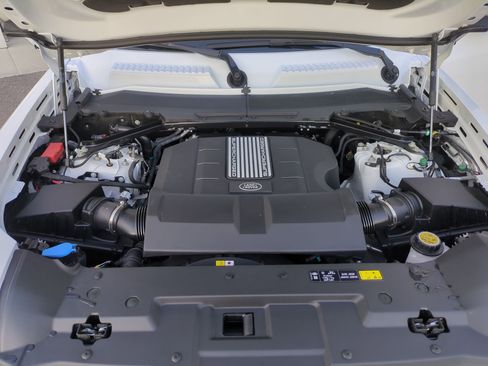 New 2026 Land Rover Defender 130 V8 AWD/4WD image 31