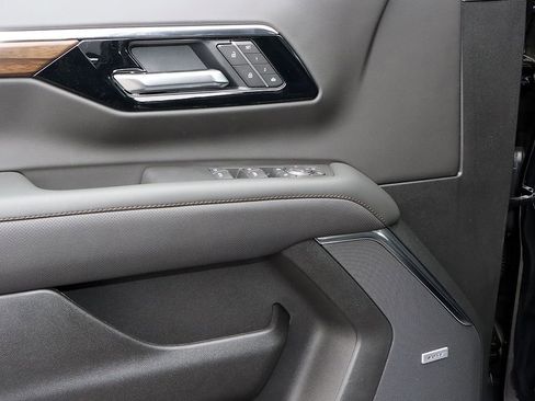 New 2026 Chevrolet Suburban High Country AWD/4WD image 29