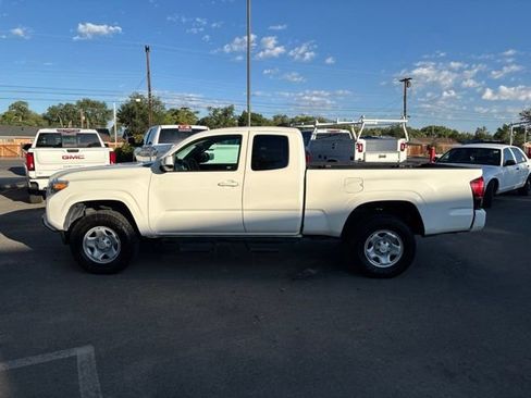 Used 2021 Toyota Tacoma SR AWD/4WD image 5