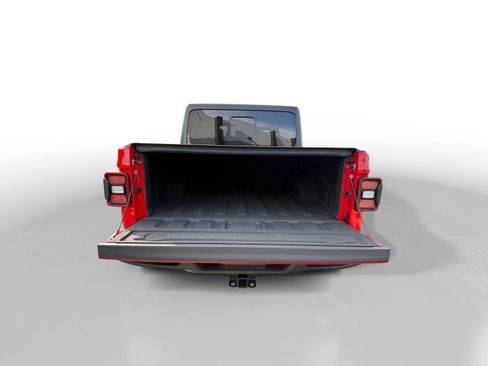 Used 2020 Jeep Gladiator Overland image 17