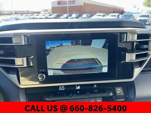Used 2025 Toyota Tundra SR5 AWD/4WD image 22