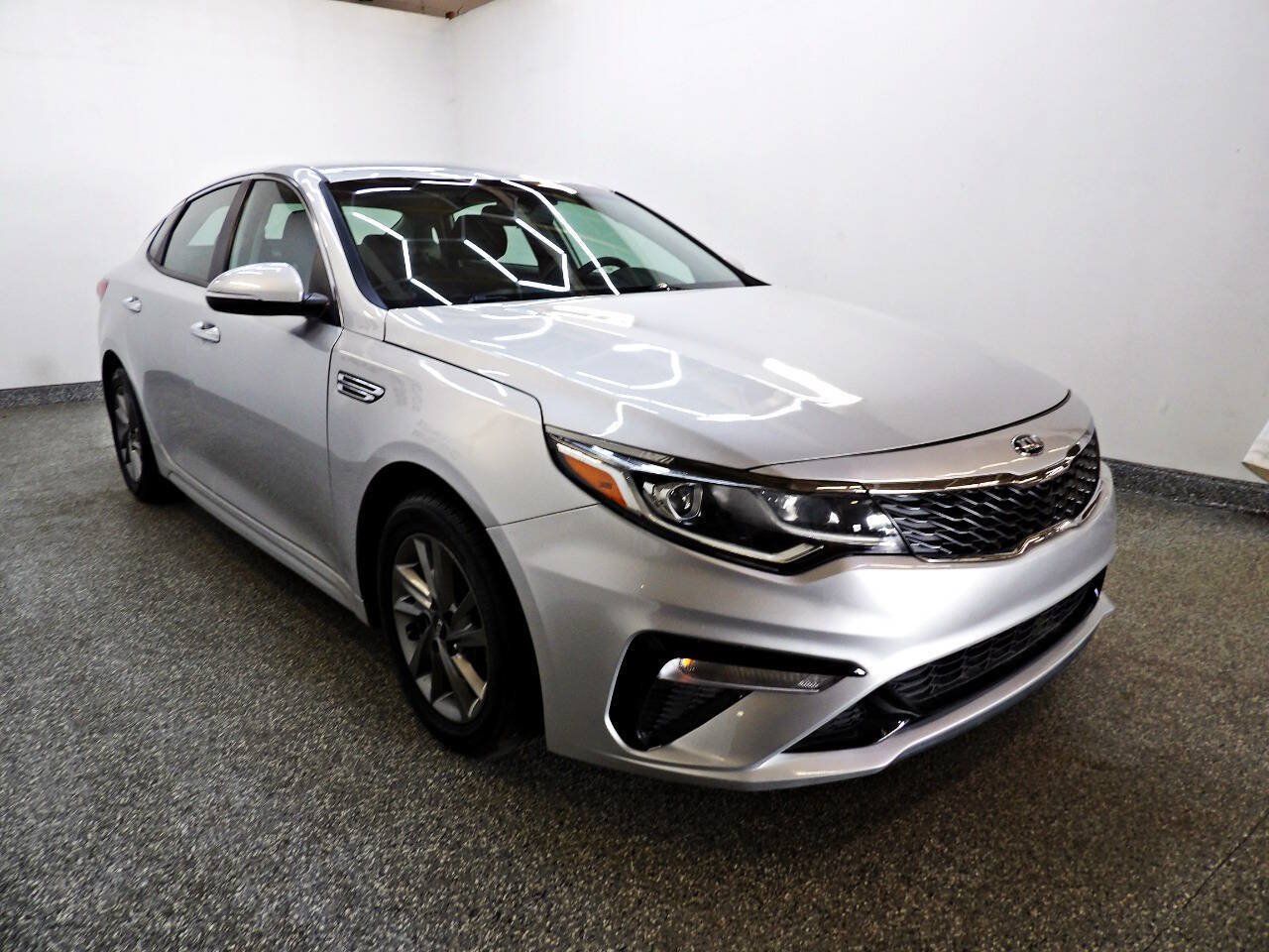 Used 2019 Kia Optima LX FWD image 3