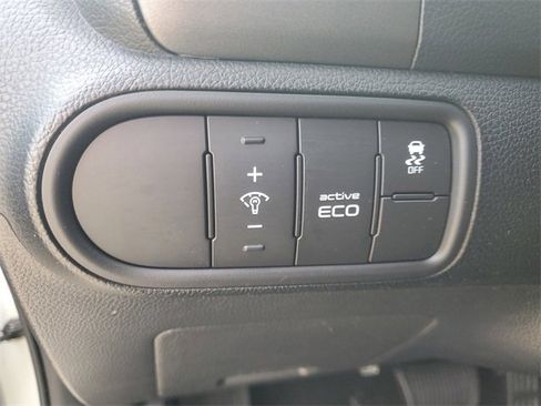 Used 2016 Kia Forte LX image 9