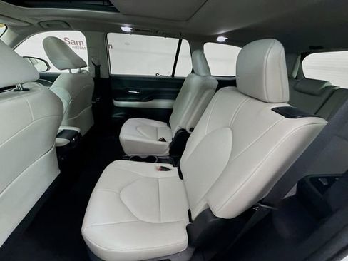 Used 2024 Toyota Grand Highlander XLE image 25