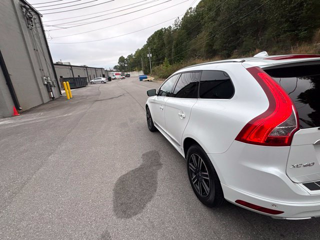 Used 2016 Volvo XC60 T5 Platinum w/ Protection Package FWD image 4