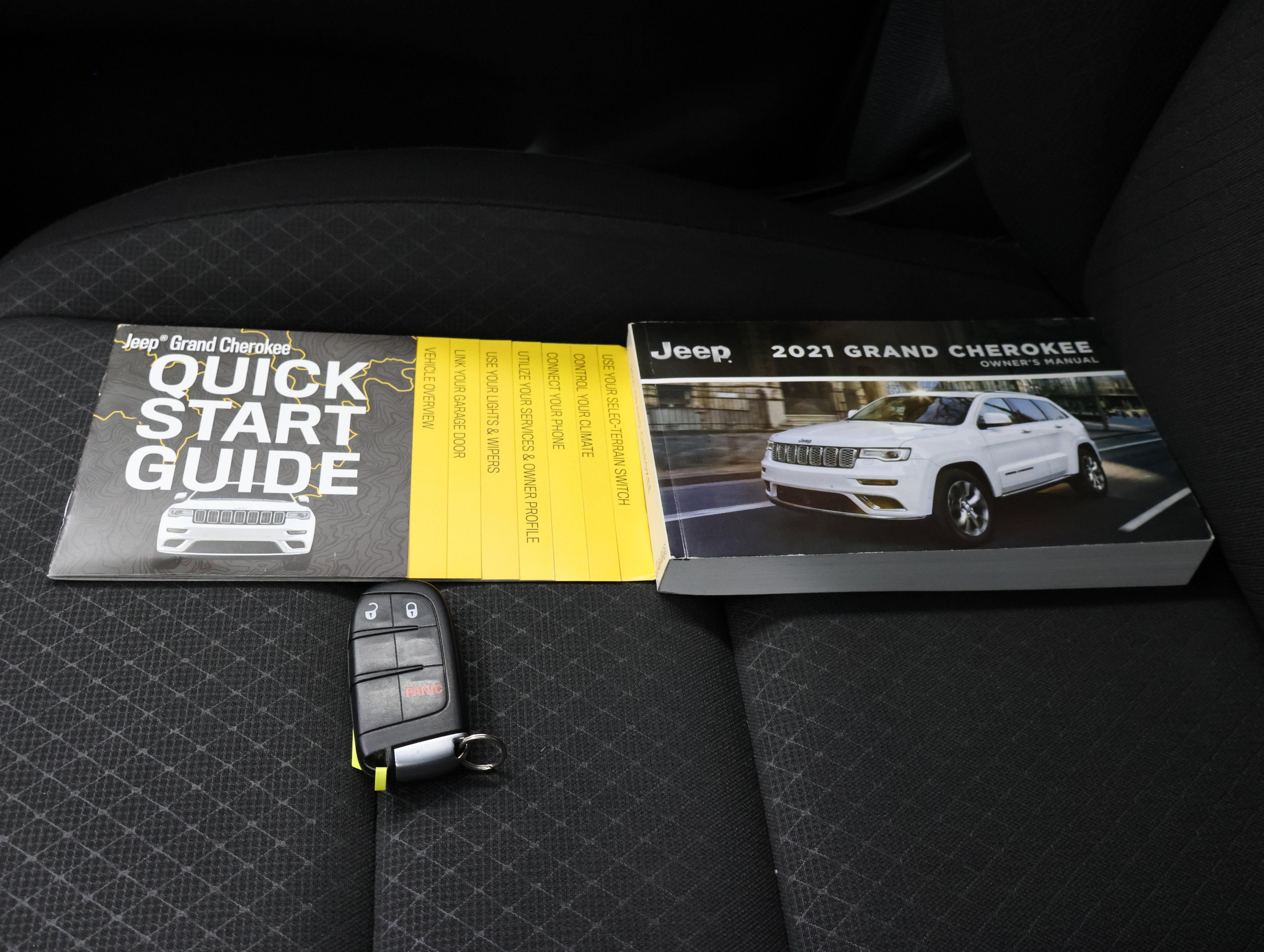 Used 2021 Jeep Grand Cherokee Laredo AWD/4WD image 59