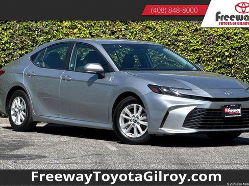 Used 2025 Toyota Camry LE FWD image 1