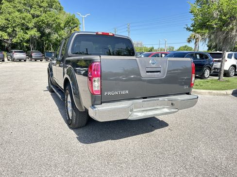 Used 2011 Nissan Frontier SV w/ SV Premium Utility Pkg RWD image 4