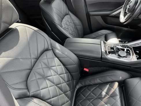 Used 2025 BMW X6 xDrive40i w/ Climate Comfort Package AWD/4WD image 29