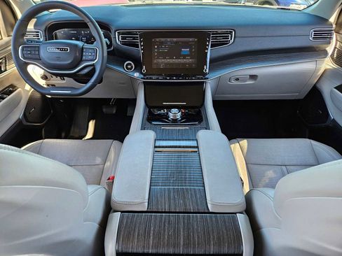 Used 2024 Jeep Wagoneer Series II w/ Flexible Seating Group image 14
