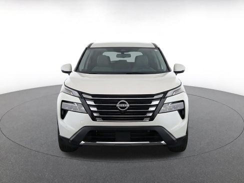 Used 2025 Nissan Rogue SV AWD/4WD image 2
