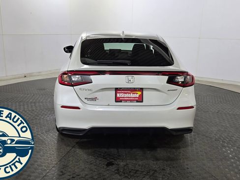 Used 2023 Honda Civic Sport image 6