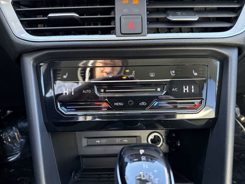 New 2026 Volkswagen Taos SEL image 21