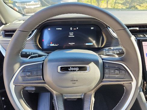 New 2025 Jeep Grand Cherokee Limited image 14