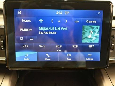 Used 2021 Ford Explorer XLT w/ Equipment Group 202A AWD/4WD image 7