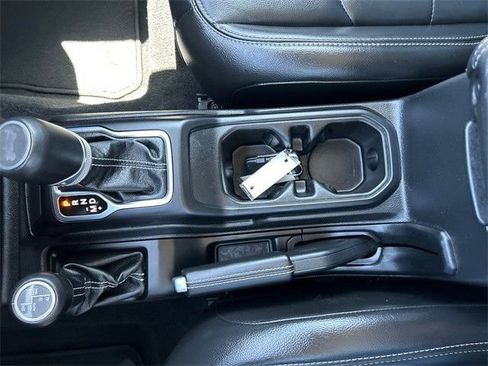 Used 2023 Jeep Wrangler Unlimited Sahara image 28