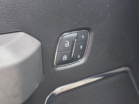 Used 2018 Ford F150 Platinum w/ Equipment Group 701A Luxury image 13