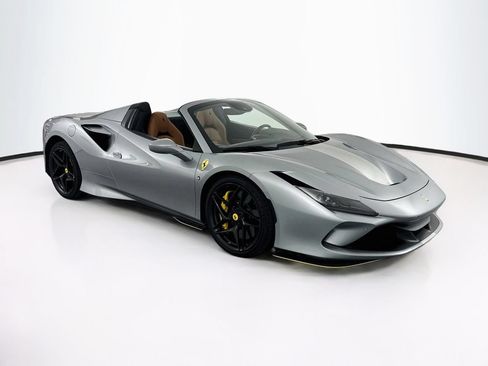 Used 2021 Ferrari F8 Tributo RWD image 3