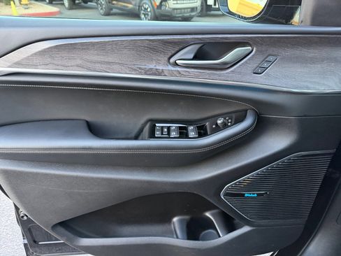 Used 2022 Jeep Grand Cherokee L Overland image 12