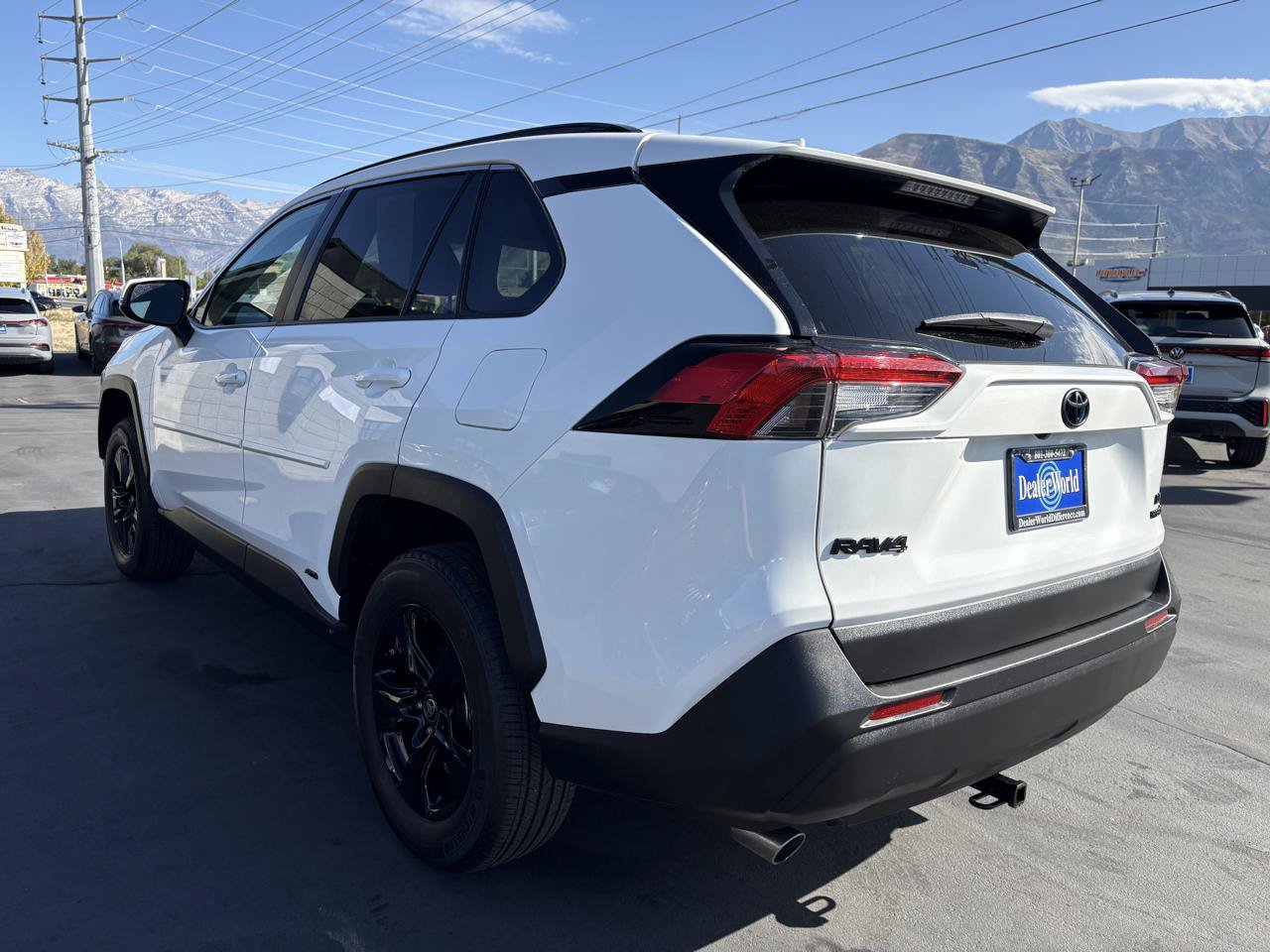 Used 2024 Toyota RAV4 LE AWD/4WD image 5