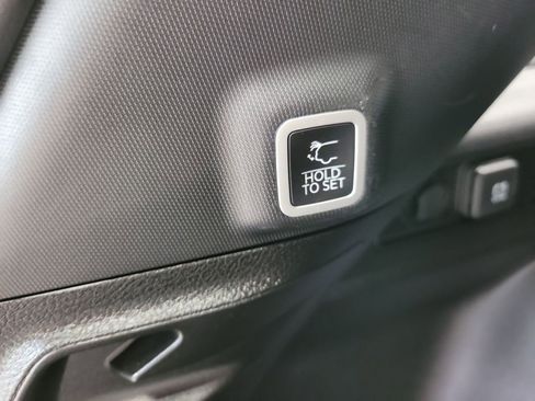 Used 2024 Jeep Grand Cherokee Altitude image 17