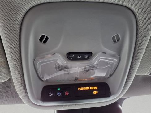 Used 2025 Chevrolet TrailBlazer LT FWD image 28