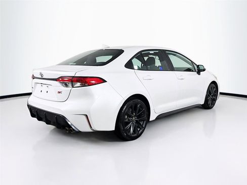 Used 2023 Toyota Corolla SE w/ Carpet Mat Package (TMS) image 7