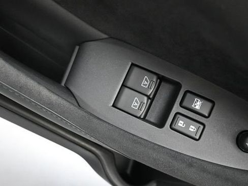 Used 2023 Nissan Z w/ Floor Mat Package (L93) RWD image 10