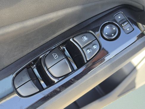 Used 2024 Nissan Altima 2.5 SR w/ SR Premium Package FWD image 23