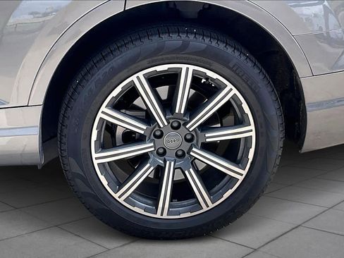 Used 2017 Audi Q7 3.0T Premium Plus w/ Premium Plus Package image 10