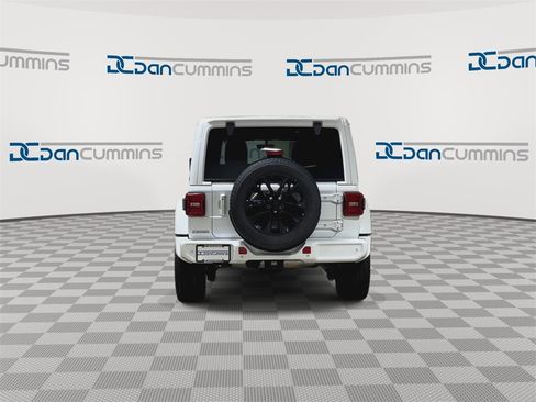 Used 2021 Jeep Wrangler Unlimited Sahara image 7