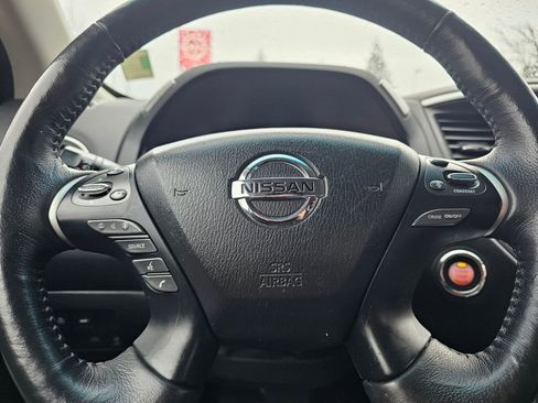 Used 2018 Nissan Pathfinder SL w/ Midnight Edition Package AWD/4WD image 19
