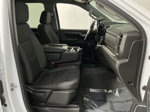 Used 2024 Chevrolet Silverado 2500 LT image 31