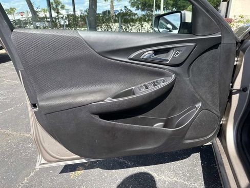 Used 2024 Chevrolet Malibu LT FWD image 19